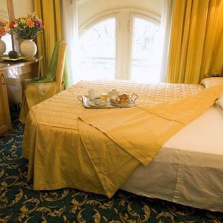Hotel Cinque Giornate Милан Экстерьер фото